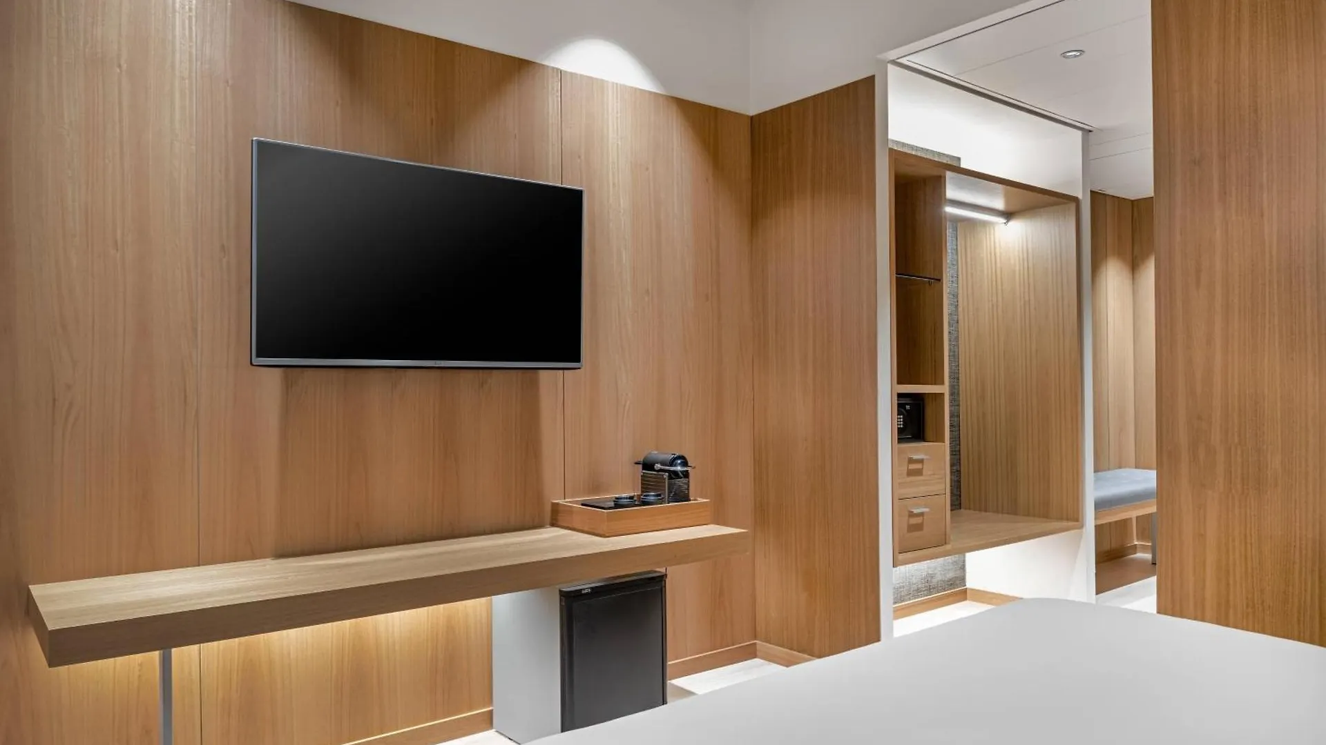 Ac Hotel Diagonal L'Illa By Marriott Barcelona 4*,