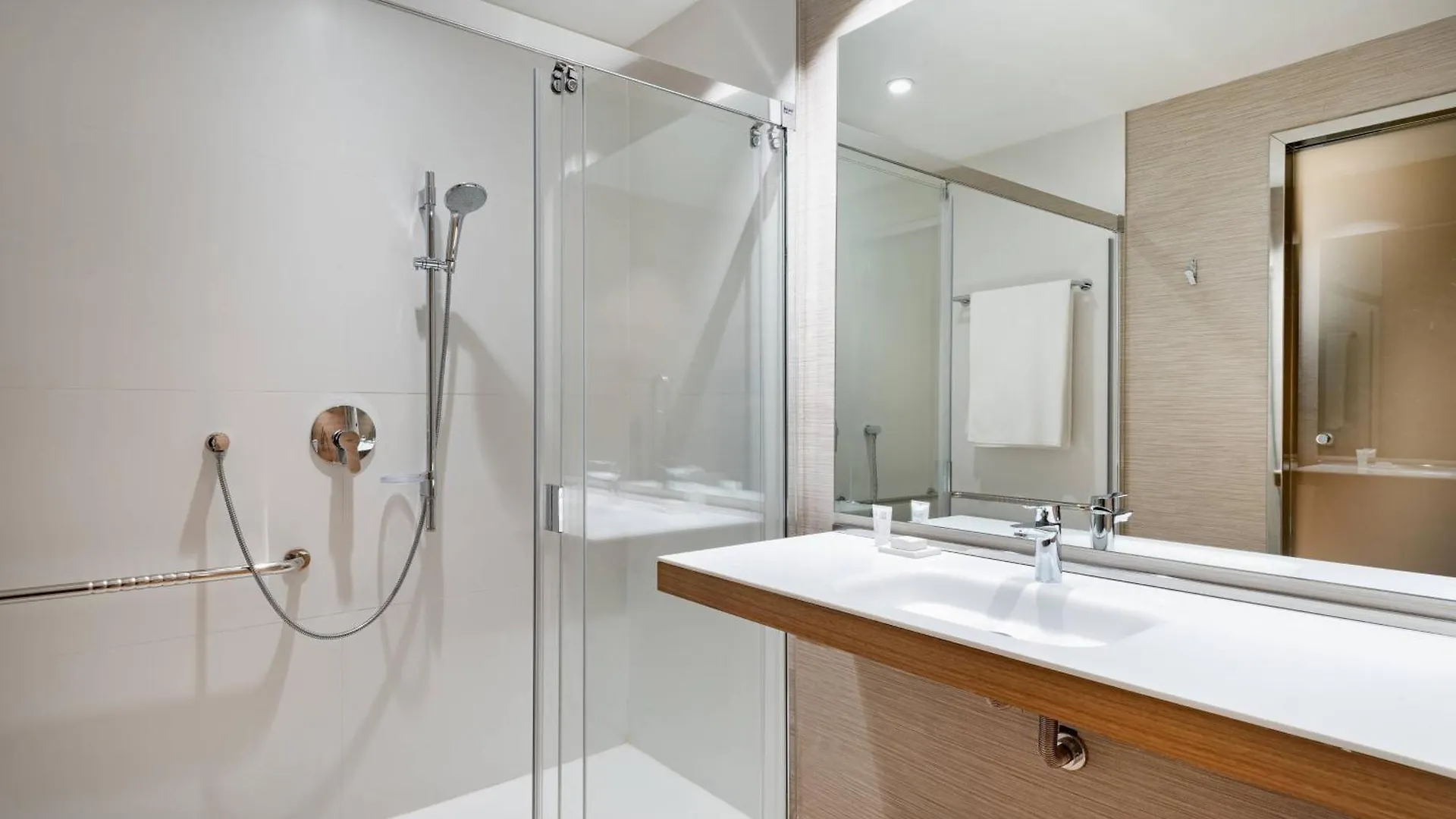 Ac Hotel Diagonal L'Illa By Marriott Barcelona
