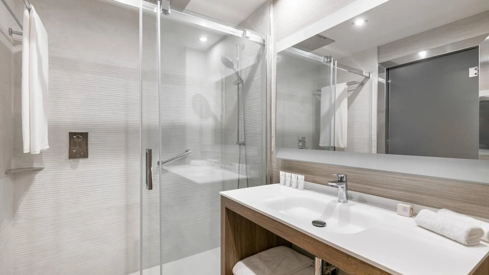 Ac Hotel Diagonal L'Illa By Marriott Barcelona 4*,
