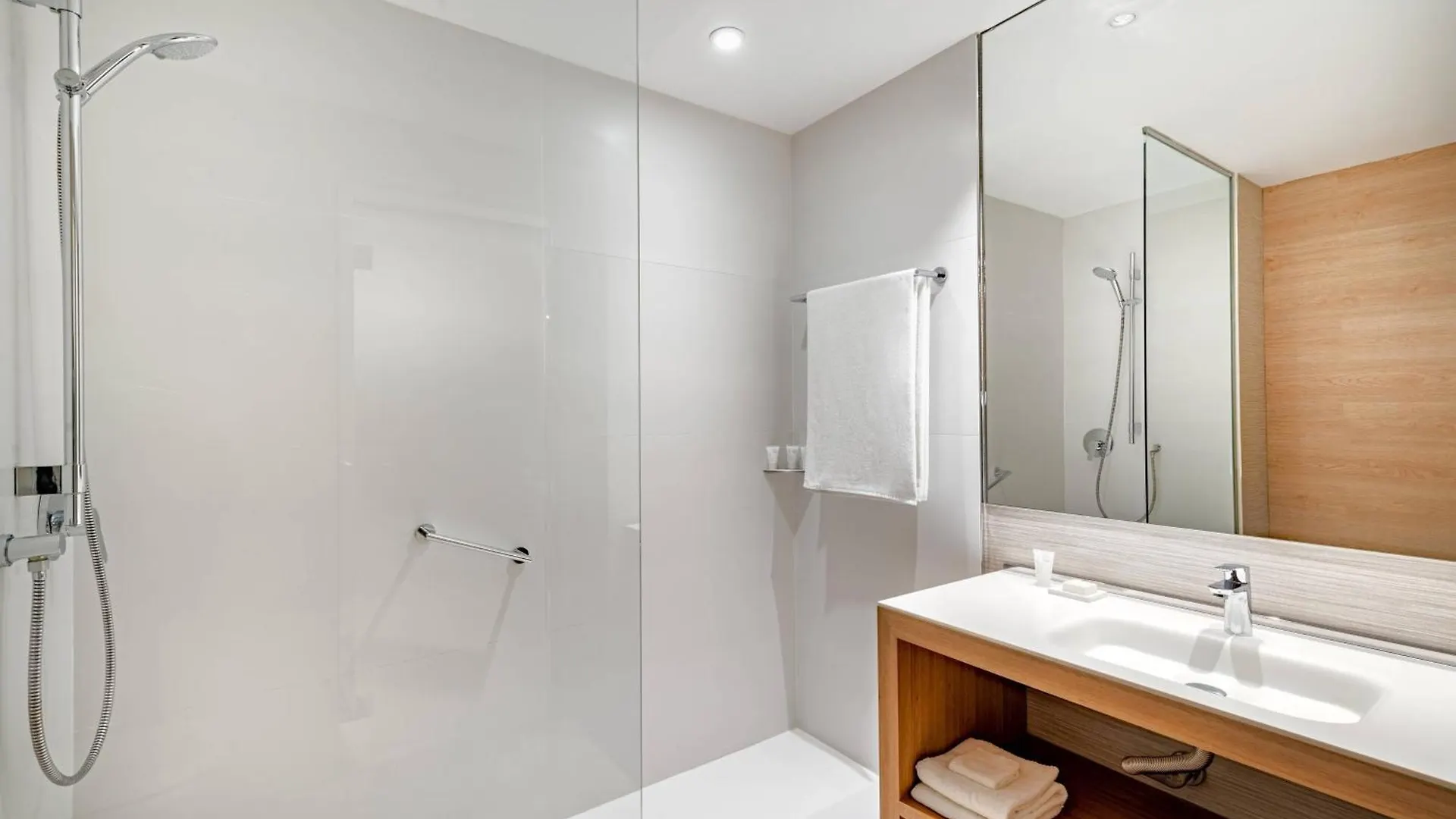 Ac Hotel Diagonal L'Illa By Marriott Barcelona